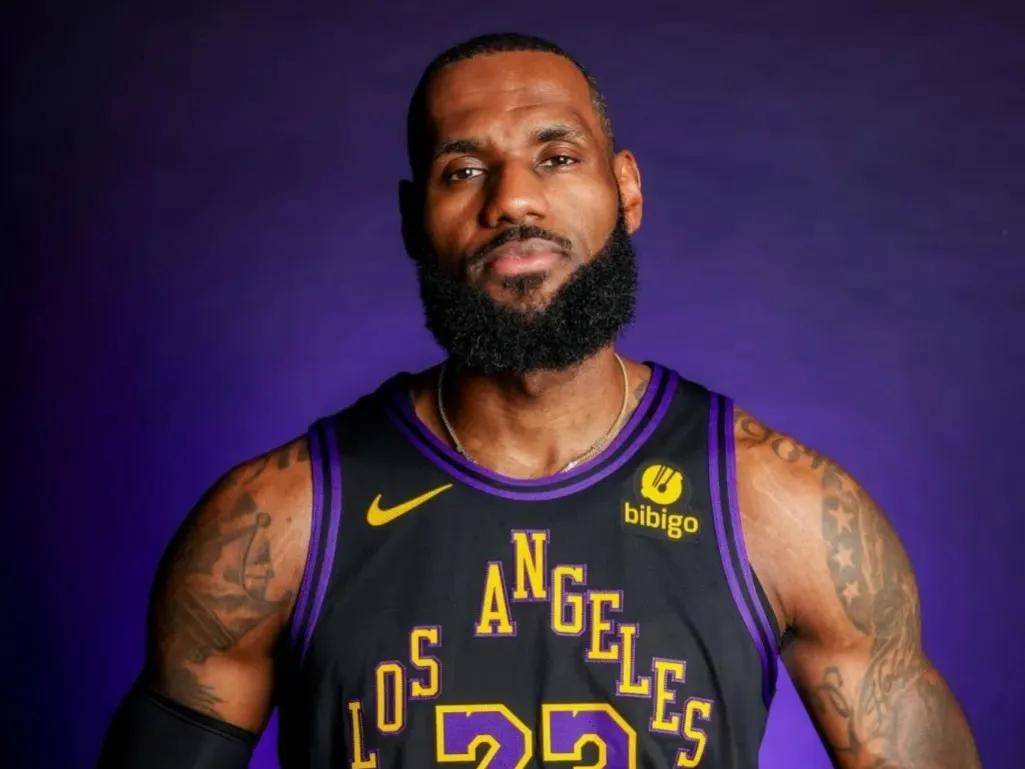 包含詹姆斯迎来十赛季出色发挥,澳大利亚队观众热烈欢呼!观众掌声雷动的词条 包含詹姆斯迎来十赛季出色发挥,澳大利亚队观众热烈欢呼!观众掌声雷动的词条